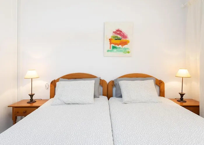 Close To Playa Vistas With Pool And Parking Apartment