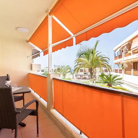 Close To Playa Vistas With Pool And Parking Лос Кристианос
