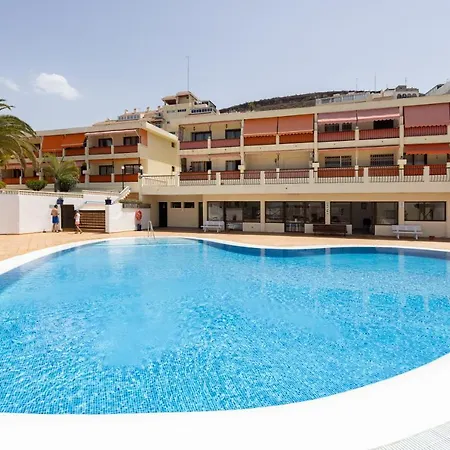 Close To Playa Vistas With Pool And Parking Лос Кристианос